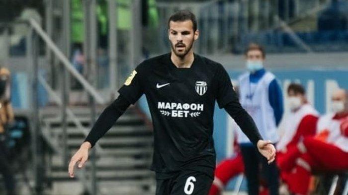 BEK ARGENTINA - Bek asal Argentina, Patricio Matricardi saat membela Rotor Volgograd. Nama Patricio sudah disebut Bojan Hodak sebagai pemain asing ke-8 Persib Bandung. Manajemen Persib sendiri belum mengumumkan pemain asing kedelapan mereka.