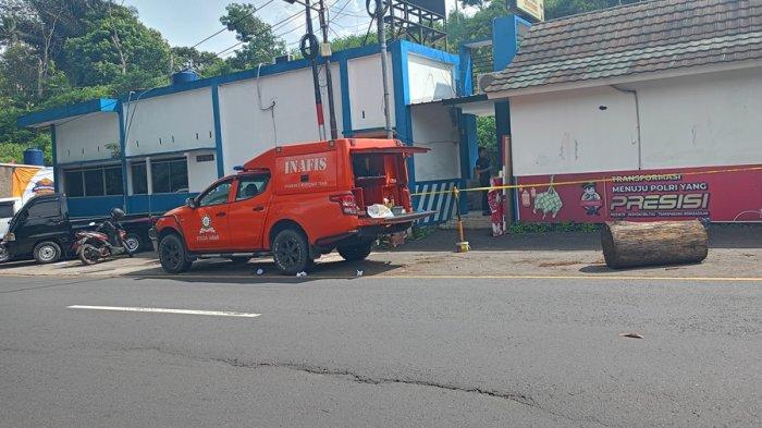 Jelang Natal dan Tahun Baru, Pos Polisi Letter U Gentong mendapat teror yang di lakukan orang tak dikenal berupa pelemparan bom molotov, Selasa (17/12/2024).