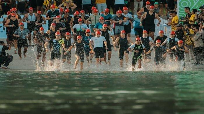 Para perserta Bintan Triathlon beberapa tahun lalu.