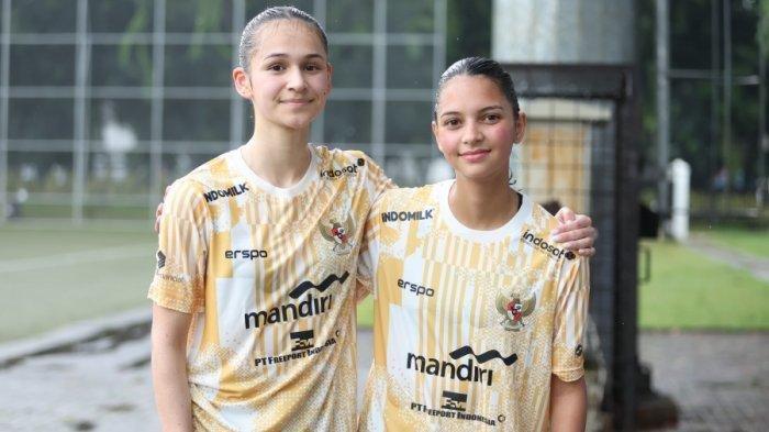 Noa Leatomu dan Estella Loupattij dalam sesi Pemusatan Latihan (TC) dari Timnas Putri Indonesia