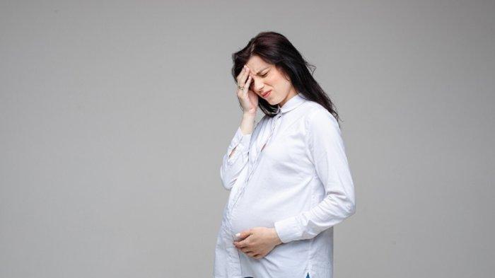 ILUSTRASI. Ada beberapa cara yang bisa dilakukan ibu hamil mengatasi migrain, tanpa obat.