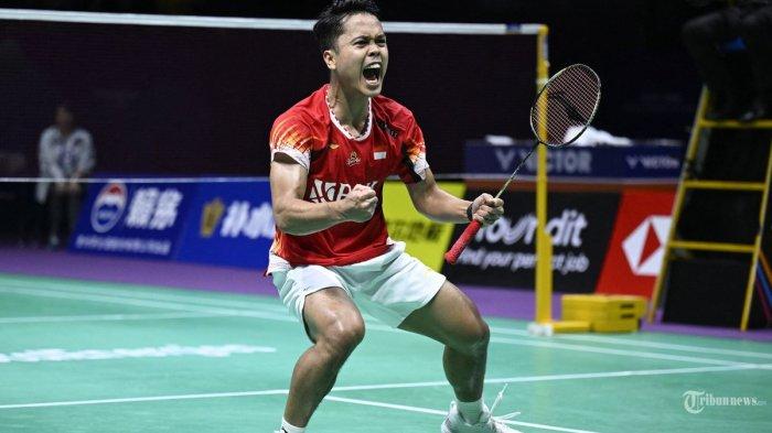 Anthony Sinisuka Ginting dari Indonesia merayakan kemenangan melawan Chou Tien-chen dari Taiwan pada pertandingan semifinal tunggal putra mereka di turnamen bulu tangkis Piala Thomas dan Uber di Chengdu, di provinsi Sichuan barat daya Tiongkok pada 4 Mei 2024.