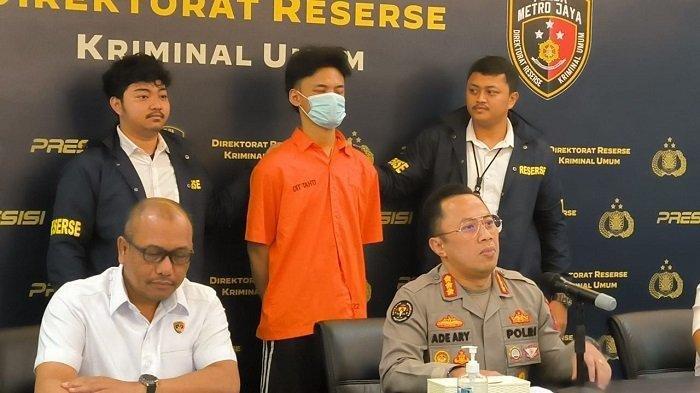 Tampang Argiyan Arbirama yang ditangkap karena melakukan pemerkosaan hingga pembunuhan kepada pacarnya berinisial KRA (20) di Kawasan Depok, Jawa Barat saat ditampilkan pada konferensi pers di Polda Metro Jaya, Jakarta, Senin (22/1/2024).