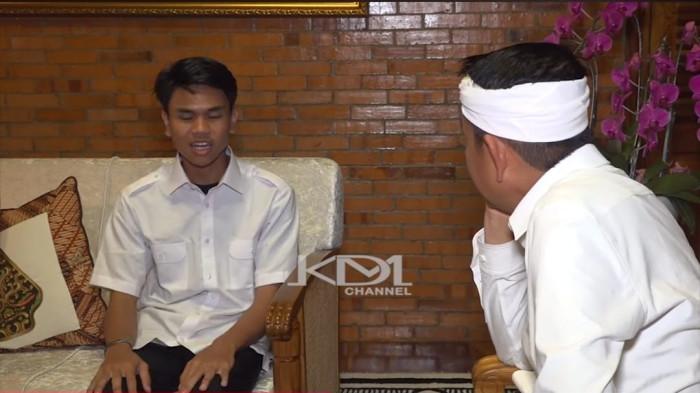 BERTEMU DEDI MULYADI - Ketua RT Gen Z Sahdan Arya Maulana (19) bertemu Gubernur Jawa Barat Dedi Mulyadi di Lembur Pakuan.