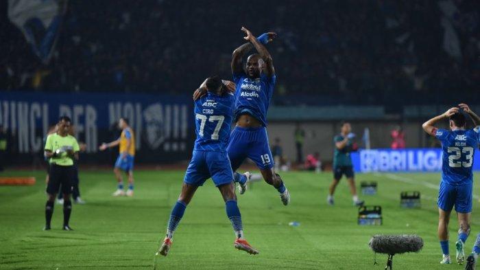 David da Silva merayakan gol Ciro Alves ke gawang Bali United di Stadion Si Jalak Harupat Kabupaten Bandung, Sabtu, 18 Mei 2024.