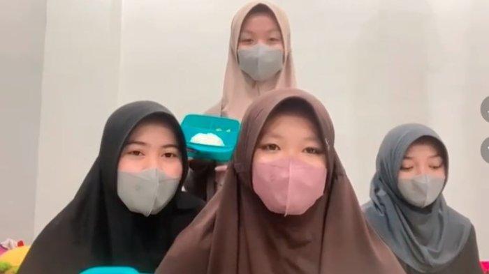 Empat orang santri melayangkan protes di media sosial TikToknya karena diberi makanan basi.