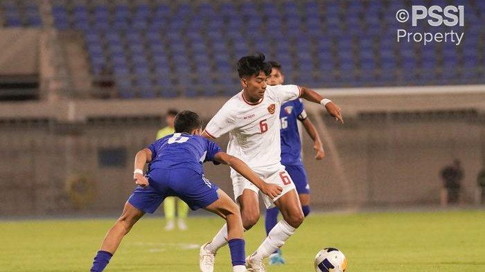 Evandra Florasta menjadi pemain timnas U-17 Indonesia yang dipromosikan Indra Sjafri ke timnas U-20 Indonesia untuk Piala Asia U-20 2025.