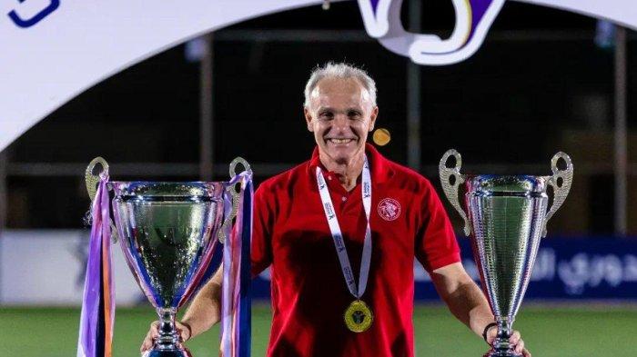 Pelatih asal Brasil, Joel Cornelli sebagai juru taktik baru Arema FC di Liga 1 2024/2025.