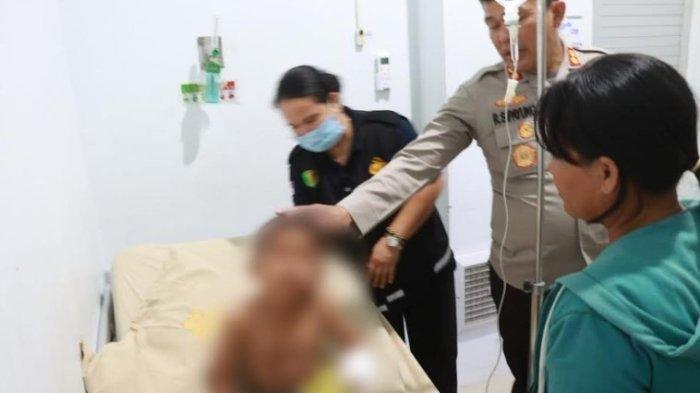 Kapolres Simalungun membawa bocah 5 tahun yang mendapat luka bakar akibat disetrika tantenya sendiri.