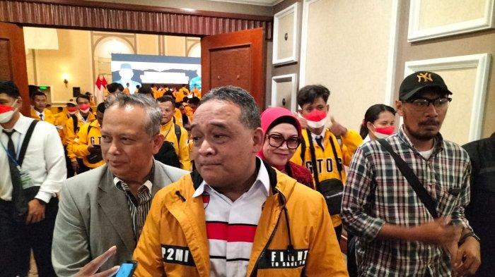 Kepala BP2MI Benny Rhamdani saat memberikan keterangan usai melepas Pekerja Migran Indonesia di Hotel Peninsula, Jakarta Barat, Senin (7/8/2023).