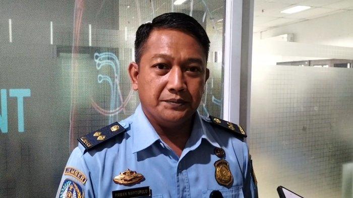 Kepala Seksi Intelijen dan Penindakan Imigrasi Kantor Imigrasi Klas I Tanjung Priok Firman Napitupulu menjelaskan soal 4 WNA Nigeria yang diamankan dari apartemen di kawasan Sunter.