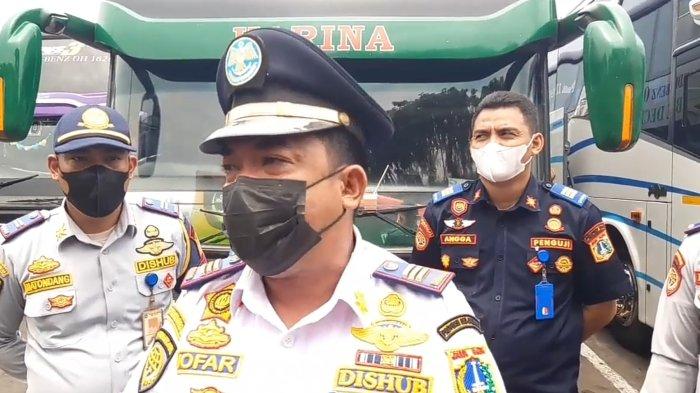 Kepala Terminal Bus Tanjung Priok Muzofar Surya Alam bicara soal lonjakan penumpang menjelang Nataru.