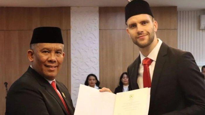Kiper FC Dallas, Maarten Paes resmi menjadi Warga Negara Indonesia (WNI) pada hari ini, Selasa (30/4/2024)