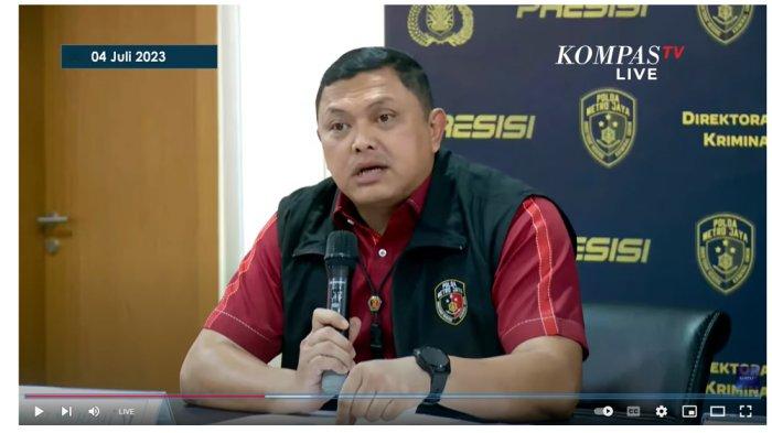 Kombes Hengki menjelaskan alasan Rihana Rihani tak diborgol saat ditangkap.