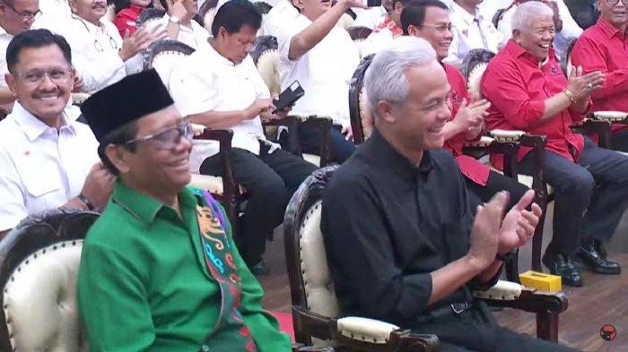 Mahfud MD dan Ganjar Pranoewo di Kantor DPP PDIP, Jakarta Pusat, Rabu (18/10/2023).