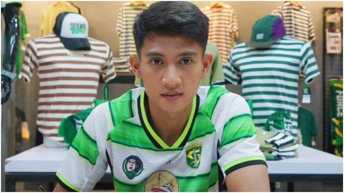 Pemain Timnas Indonesia Malik Risaldi resmi bergabung bersama Persebaya Surabaya untuk dua musim mendatang.
