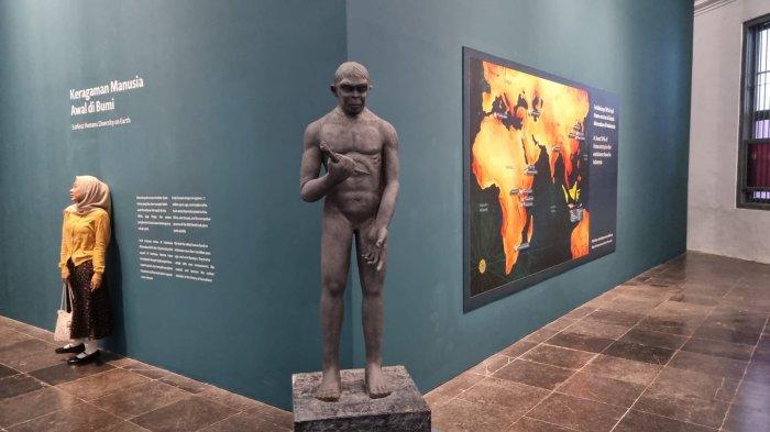 Selain ImersifA, Museum Gajah juga tengah menggelar pameran 130 Tahun Setelah Pithecanthropus yang menampilkan keberadaan manusia di Indonesia dari masa prasejarah.