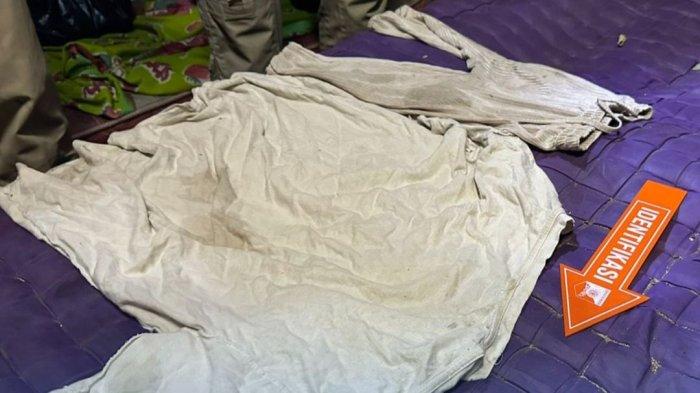 Olah TKP tim identifikasi penemuan jasad wanita di Kampung Rawabangkong, RT 02 RW 04, Desa Jatireja, Cikarang Timur, Kabupaten Bekasi.