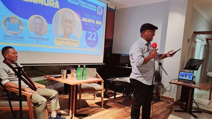 Orias Petrus Moedak, tokoh asal NTT berlatar belakang akuntan yang telah berpengalaman menjadi pimpinan di sejumlah perusahaan menjadi narasumber dalam acara FKM Flobamora ketiga pada Sabtu (22/7/2023).