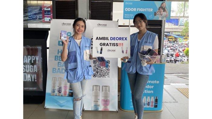 Deorex membagikan puluhan ribu produk secara gratis di Stasiun Tangerang
