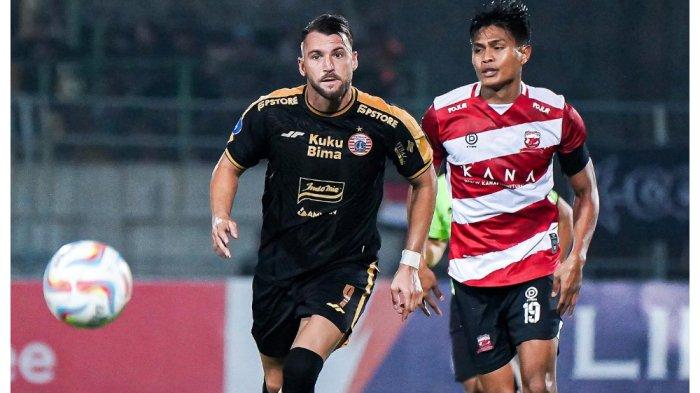 Penyerang Persija Jakarta Marko Simic saat kontra Madura United, Senin (14/8/2023).