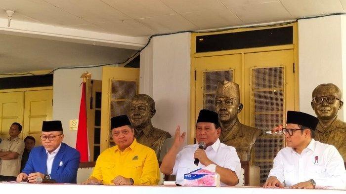 Prabowo Subianto terharu mendapat dukungan dari Partai Golkar, PKB, dan PAN di Pilpres 2024.