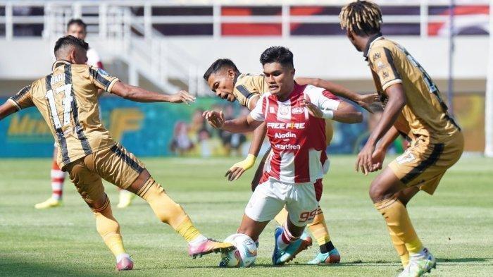 Aksi penyerang Persis Solo, Ramadhan Sananta saat melawan Dewa United pada pekan ke-23 Liga 1, di Stadion Manahan Solo, Minggu (17/12/2023). (Tribunnews.com)