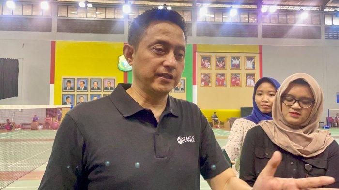Kepala Bidang Pembinaan dan Prestasi (Kabid Binpres) PP PBSI, Ricky Soebagdja, saat wawancara bersama awak media di Pelatnas PBSI, Cipayung, Jakarta Timur, Rabu (22/5/2024).