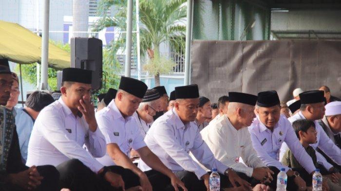 SALAT ID DI LAPAS - Pelaksanaan Salat Idulfitri 1446 Hijriah yang diikuti ribuan narapidana, para petugas, dan keluarga WBP Lapas Kelas I Cipinang, Jatinegara, Jakarta Timur, Senin (31/3/2025). (ISTIMEWA)