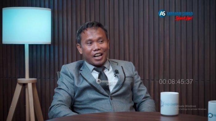SOSOK AHMAD KHOZINUDIN - Advokat Ahmad Khozinudin saat hadir dalam siniar Abraham Samad SPEAK UP yang tayang pada Selasa (21/1/2025).