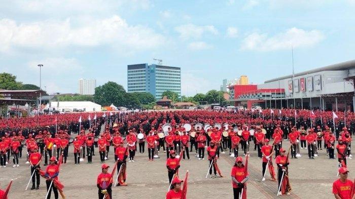 Satgas Cakra Buana PDIP menggelar apel gladi resik menjelang perayaan Hari Ulang Tahun (HUT) PDIP ke-50 pada Selasa (10/1/2023) besok.