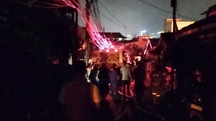 Situasi terkini di sekitar TKP kebakaran di Kebayoran Lama, Jakarta Selatan, Rabu (4/10/2023).