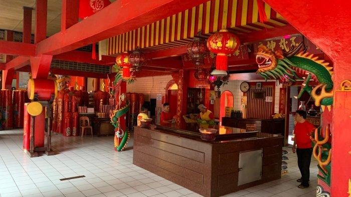 Suasana Vihara Bahtera Bhakti yang berada di Jalan Pasir Putih, Ancol, Pademangan, Jakarta Utara menjelang Tahun Baru Imlek 2024.