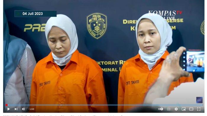 Akhirnya terkuak alasan si kembar Rihana Rihani tak diborgol setelah diciduk polisi di Apartemen M Town kawasan Gading Serpong, Pakulonan Barat, Kabupaten Tangerang, pagi hari tadi, Selasa (4/7/2023). Tak diborgolnya Rihana Rihani sempat menuai tanda tanya publik.