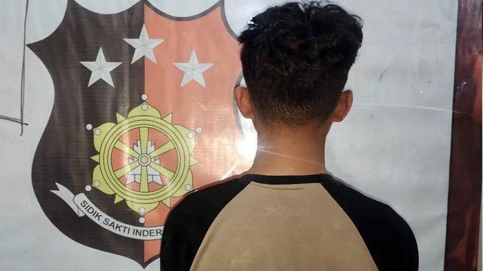 Terungkap identitas pelaku pembunuhan satu keluarga di Desa Babulu Laut, Kecamatan Babulu, Kabupaten Penajam Paser Utara (PPU), Kalimantan Timur.