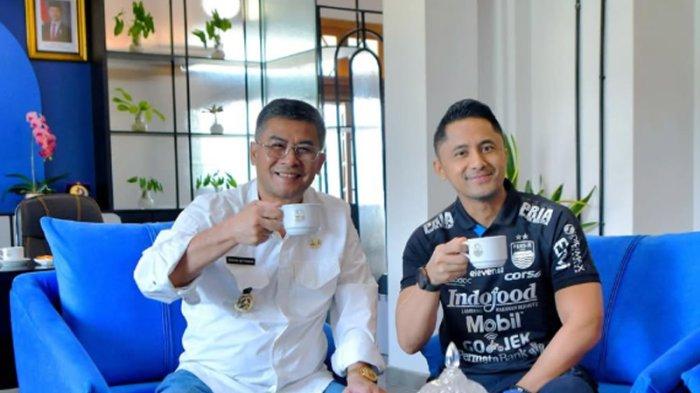 BERTEMU HENGKY KURNIAWAN - Momen Wakil Gubernur Jawa Barat Erwan Setiawan bertemu artis sekaligus mantan Bupati Bandung Barat Hengky Kurniawan.