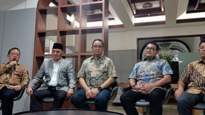 Bakal calon Anies Baswedan bertemu perwakilan tim kecil (tim 8) partai politik pengusung yakni, NasDem, PKS dan Demokrat, di Sekretariat Perubahan, Kebayoran Baru, Jakarta Selatan, Jumat (5/5/2023).