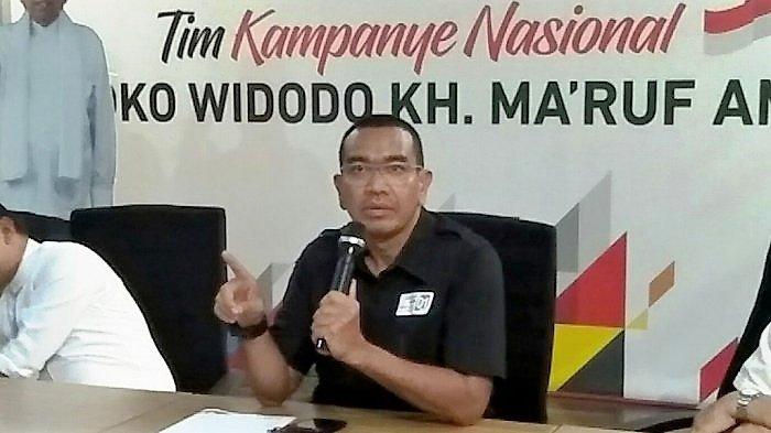 Jubir TKN Arya Sinulingga di Posko Cemara, Menteng, Jakarta Pusat, Jumat (12/10/2018).