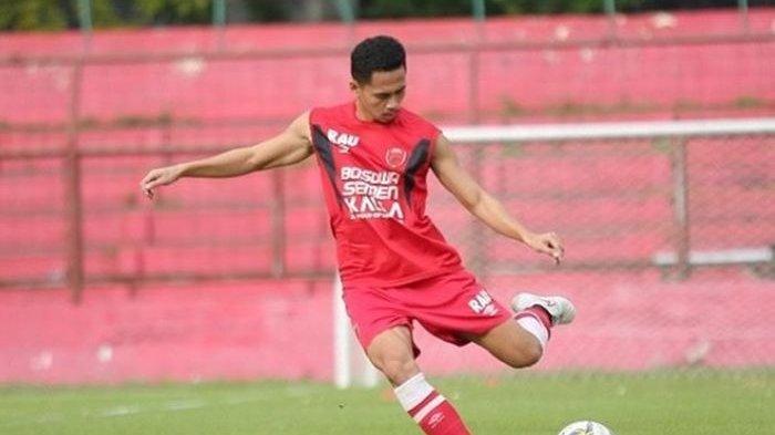 Bek kiri PSM Makassar, Reva Adi Utama, dikabarkan akan merapat ke Persija Jakarta