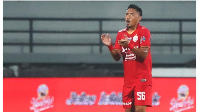 Bek Persija, Maman Abdurahaman saat melawan Persebaya, Senin (14/2/2022).
