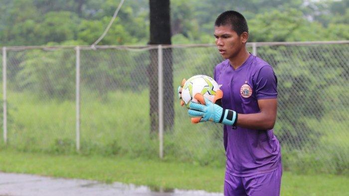 Penjaga gawang muda Persija Jakarta, Cahya Supriadi bercita-cita bisa memperkuat Timnas Indonesia di kemudian hari.