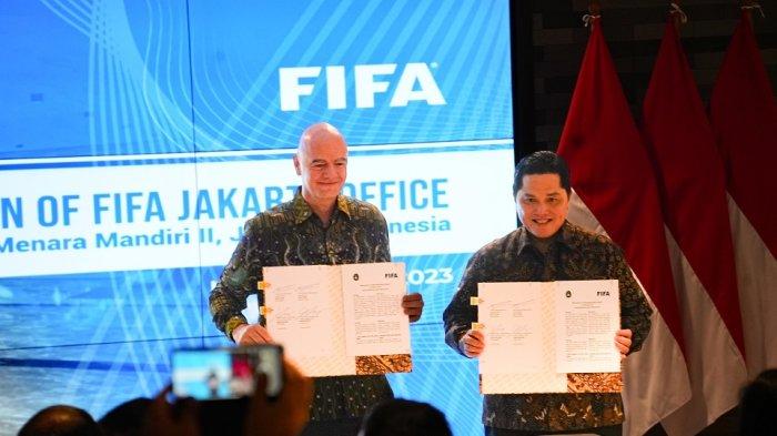 FIFA membuka kantor di Jakarta dan diresmikan langsung oleh Presiden Joko Widodo (Jokowi), hari ini, Jumat (10/11/2023). Adapun lokasi yang digunakan sebagai FIFA OFFICE JAKARTA ini adalah Menara Mandiri II, Jalan Jenderal Sudirman, Jakarta.