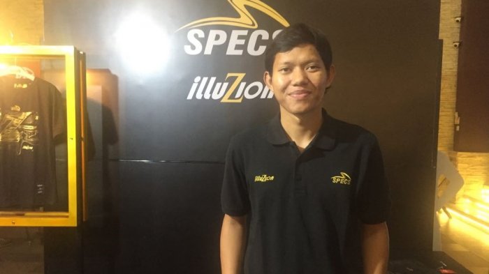 Gelandang Sriwijaya FC, Adam Alis saat ditemui di acara peluncuran sepatu salah satu apparel lokal di The Terrace Restaurant, Senayan, Senin (4/6/2018).