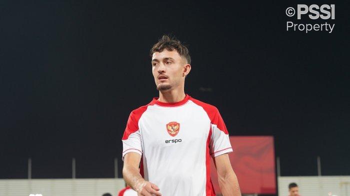 Gelandang bertahan Timnas Indonesia, Ivar Jenner di latihan resmi Kualifikasi Piala Dunia 2026 zona Asia.
