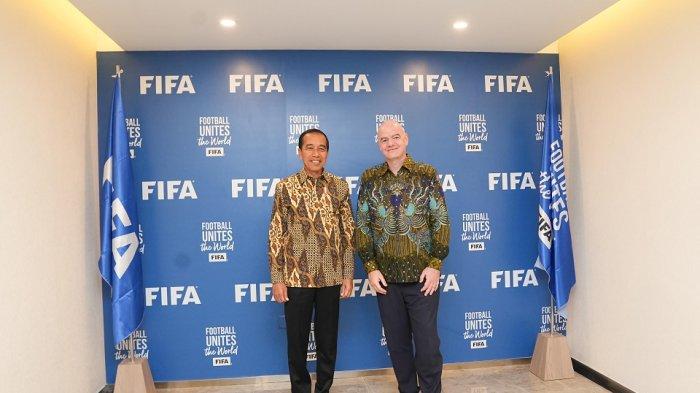 FIFA membuka kantor di Jakarta dan diresmikan langsung oleh Presiden Joko Widodo (Jokowi), hari ini, Jumat (10/11/2023). Adapun lokasi yang digunakan sebagai FIFA OFFICE JAKARTA ini adalah Menara Mandiri II, Jalan Jenderal Sudirman, Jakarta.