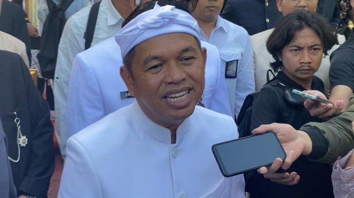 Gubernur Jabar, Dedi Mulyadi saat memberikan keterangan di Rindam III Siliwangi, Jumat (2/5/2025).