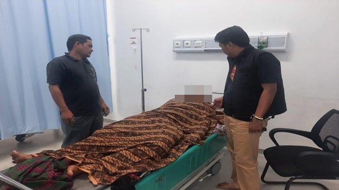 Seorang pria bernama Rian Hidayat (33) mengalami nasib nahas saat sedang tertidur pulas di rumahnya di Kecamatan Bayung Lencir, Musi Banyuasin, Sumatera Selatan. Kelamin atau alat vitalnya dipotong istri.