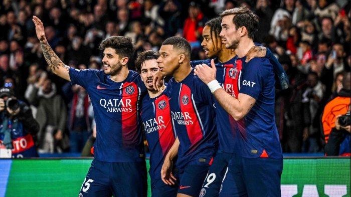 Pemain Paris Saint-Germain (PSG) melakukan selebrasi usai mencetak gol ke gawang Real Sociedad di Liga Champions.