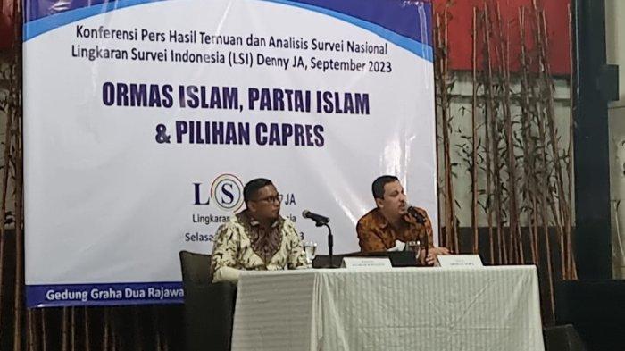 Lingkaran Survei Indonesia (LSI) Denny JA merilis survei tentang pilihan ormas Islam dan partai Islam terhadap Capres Cawapres 2024 di kantor LSI Denny JA, Jalan Pemuda, Rawamangun, Jakarta Timur, Selasa (19/9/2023).
