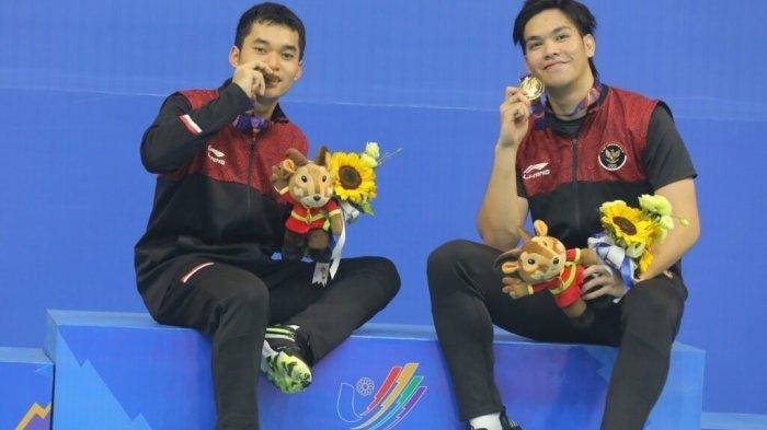 Leo Rolly Carnando dan Daniel Marthin saat meraih medali emas Sea Games 2022.